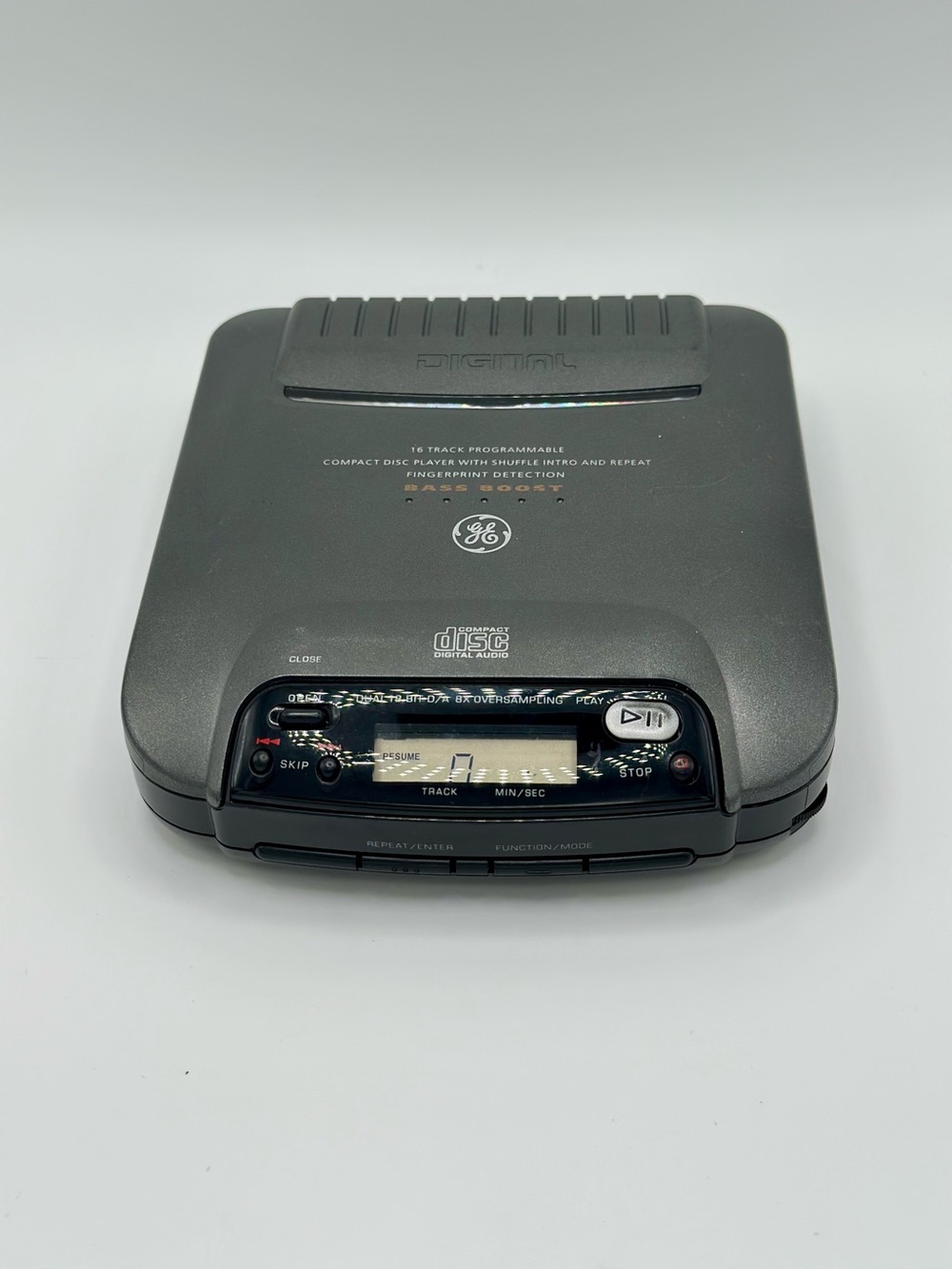 Vintage 1993 General Electric Bass Boost Compact CD Player 3-7036A
Tested Works